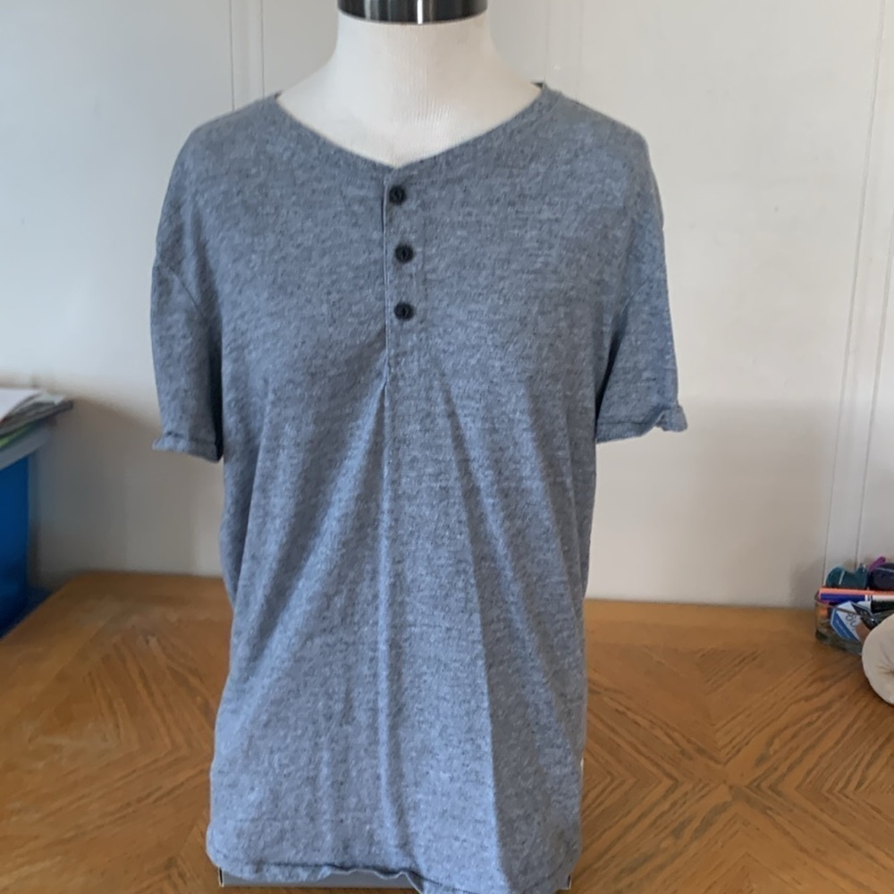 American Eagle Outfitters  shirt sleeve with 3 buttons
